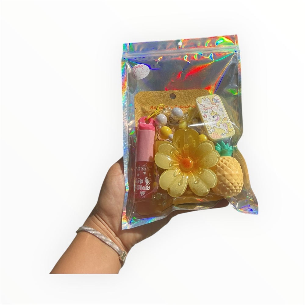 Holographic Bag with Yellow Flower Accessories